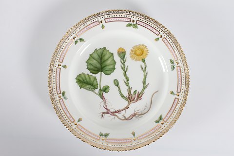 Royal Copenhagen
Flora Danica
Frokosttallerken
m/takket kant
3550
Ø 22,5 cm
