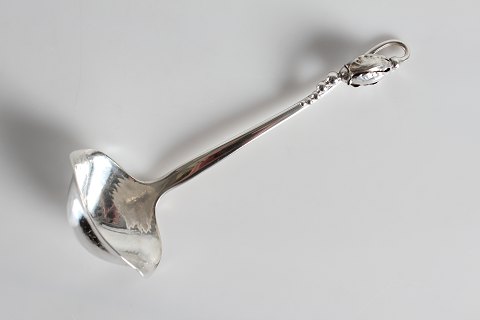 Georg Jensen
Magnolia Sølvbestik
Sauceske
L 18 cm