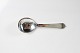 Georg Jensen
Pyramide bestik
 
Marmeladeske af sterling sølv L 13,5 cm
