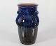 Herman A. Kähler
Høj Art Nouveau vase
m/mørk blå lustreglasur