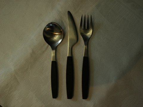 Steel cutlery