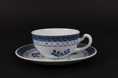 Royal Copenhagen
Aluminia 
Blue Tranquebar
Small tea cup 1190