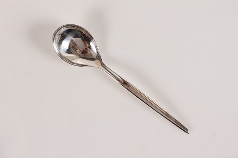 Tulip cutlery by
Ole Hagen
Spoon L 17,5 cm
Sterling silver by
A. Michelsen