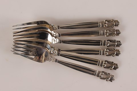 Georg Jensen
Acorn cutlery
Lunch forks
L 16,7 cm