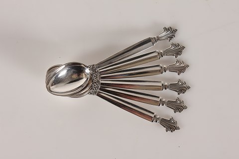 Georg Jensen
Acanthus cutlery
Coffeespoons
L 11,5 cm