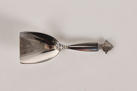 Georg Jensen
Acanthus cutlery
Sugarspoon
L 10,5 cm