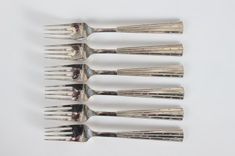 Champagne Cutlery
Lunch Forks
L 17 cm