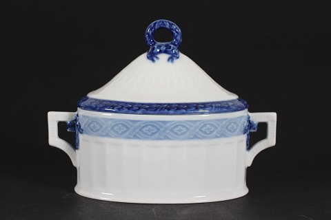 Royal Copenhagen
Blue Fan
Large sugar bowl no. 11544