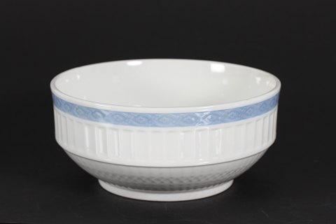 Royal Copenhagen
Blue Fan
Salad bowl no. 11567
