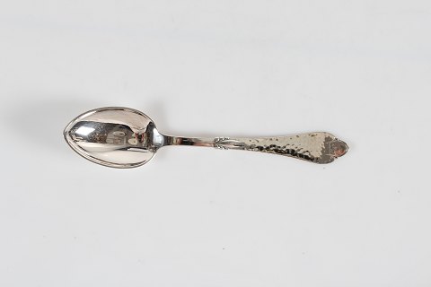 Freja Silver Cutlery
Dessert spoon
L 18,5 cm