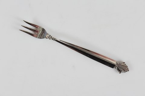 Georg Jensen
Acanthus cutlery
Oysterfork
L 14,5 cm