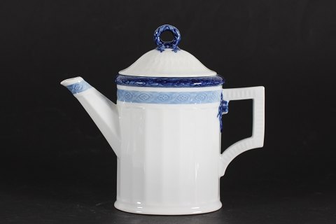 Royal Copenhagen
Blue Fan
Coffee pot no. 1553
