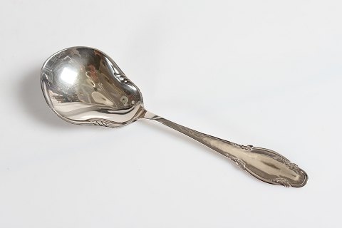 Frijsen-/Frisenborg
Silver Cutlery
Serving spoon
L 22 cm