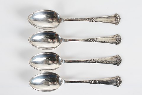 Frigga Silver Cutlery
Dinner spoon
L 21 cm