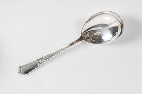 Jeppe Åkjær Silver Cutlery
Serving spoon
L 23,5 cm