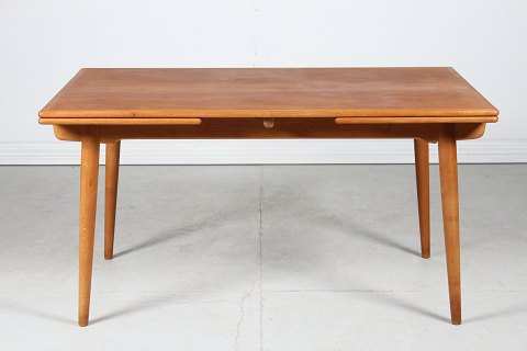 Hans J. Wegner
Dining Table  AT 312 
of oak
